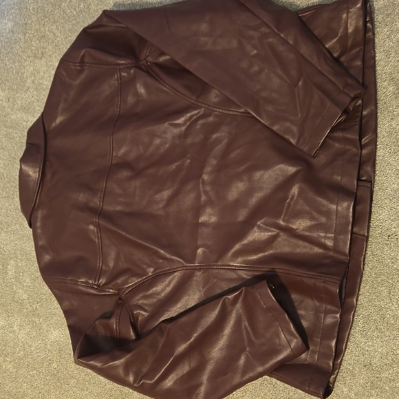 Jaclyn Smith Maroon Moto Polyureethane Jacket - Picture 8 of 9